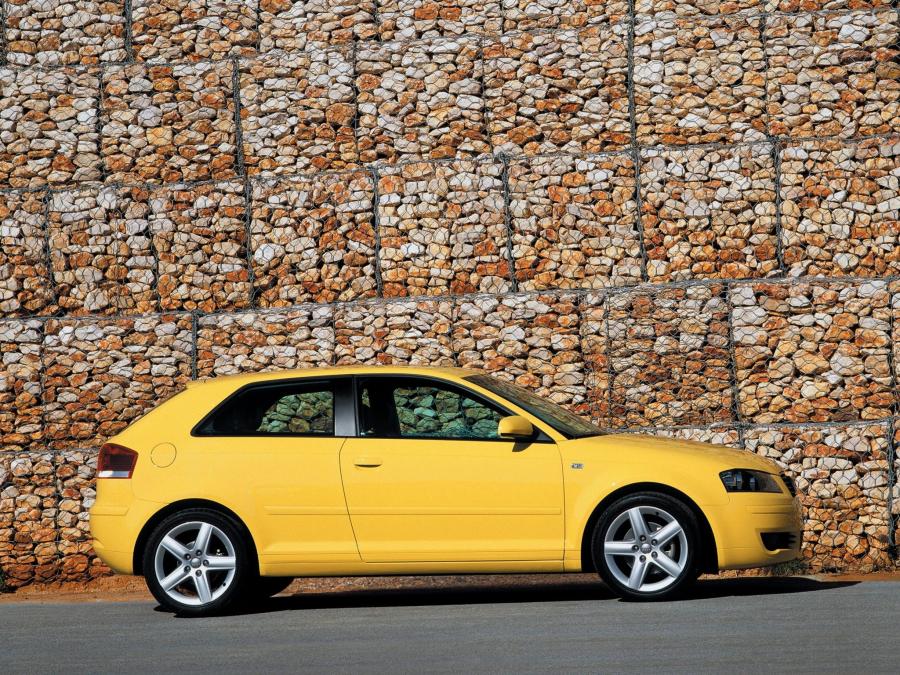  Audi A3 2.0 TDI (8P) 2003 года  (UK) (фото 8 из 10)